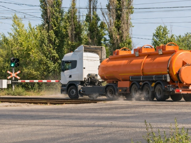 _Petrochemical & industrial products transport
